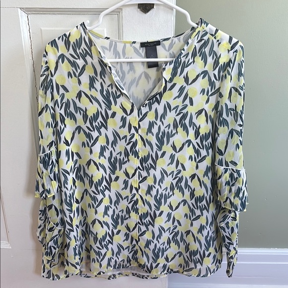 Ann Taylor Cream Blouse with Graphic Design and 3/4 Sleeves - Picture 1 of 3